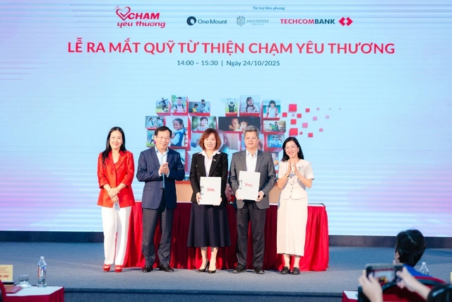 Ra mắt Quỹ từ thiện Chạm Yêu Thương - Ảnh 1
