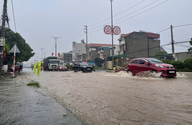 Quảng Ninh chi 2.300 tỉ đồng xử lý ngập lụt, ô nhiễm - Ảnh 2