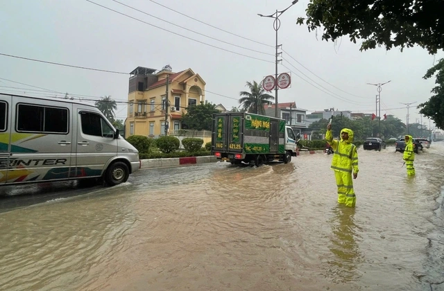 Quảng Ninh chi 2.300 tỉ đồng xử lý ngập lụt, ô nhiễm - Ảnh 1