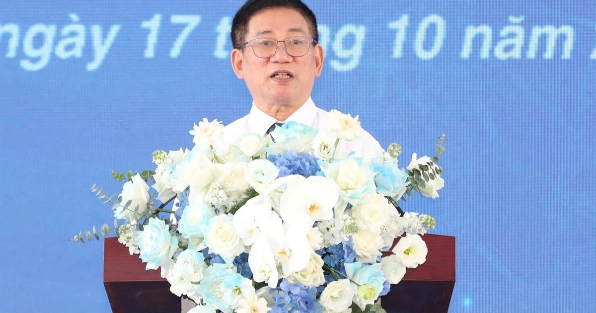 Đường dây 500 kV 'thần tốc' đưa điện sạch Tây Bắc 'tiếp viện' cho miền Bắc