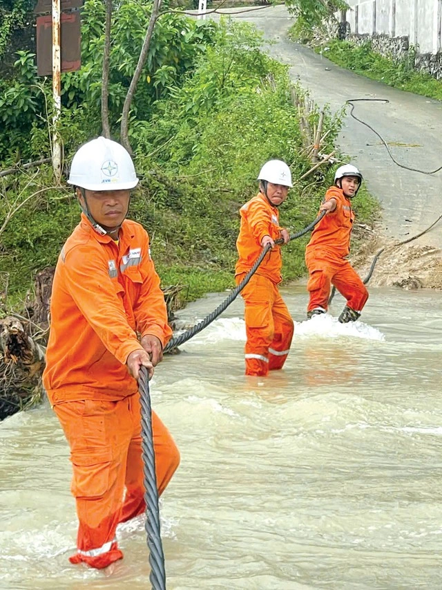 Tổng công ty Điện lực miền Bắc: Tự hào chặng đường 56 năm - Ảnh 1