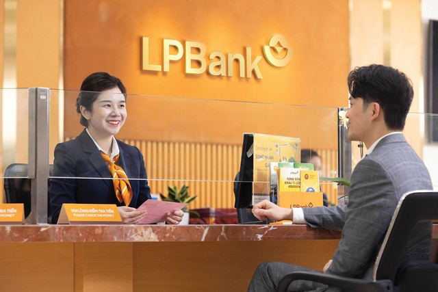 LPBank vinh dự đón nhận Bằng khen của Thủ tướng Chính phủ - Ảnh 2