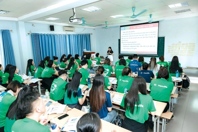 Manulife Việt Nam tiên phong nâng cao kiến thức y tế cộng đồng cho tư vấn viên bảo hiểm - Ảnh 4