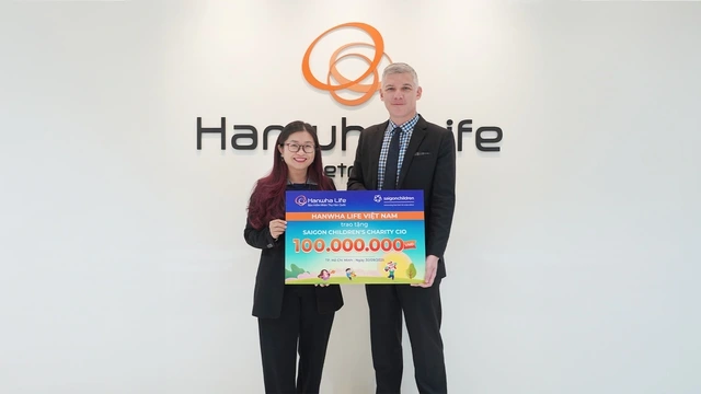 Hanwha Life Việt Nam trao tặng 200 triệu đồng, mang Trung Thu ấm áp cho thiếu nhi - Ảnh 1