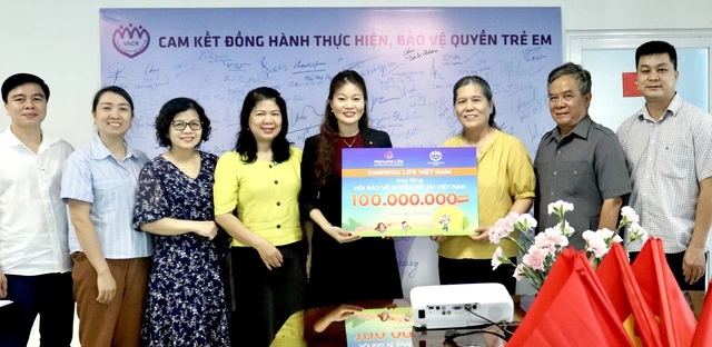 Hanwha Life Việt Nam trao tặng 200 triệu đồng, mang Trung Thu ấm áp cho thiếu nhi - Ảnh 2