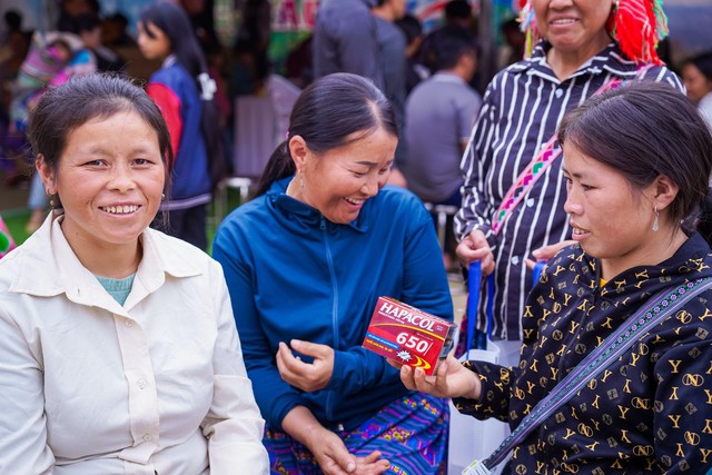 DHG Pharma đồng hành cùng đoàn y bác sĩ mang nắng ấm đến Tả Củ Tỷ - Ảnh 4