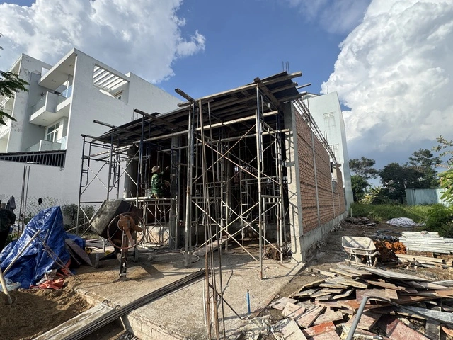 TP.HCM 'biệt phái' 500 công chức đi quản lý trật tự xây dựng - Ảnh 1