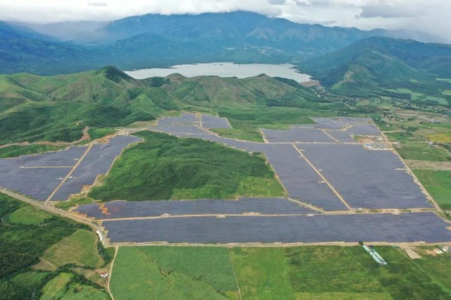 Khánh Hòa đấu giá đất làm dự án nhà máy điện mặt trời 1.700 tỉ đồng - Ảnh 1