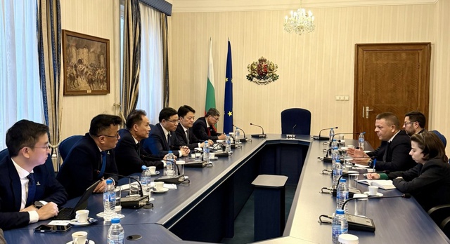 Petrovietnam hợp tác với Bulgaria phát triển năng lượng sạch, điện hạt nhân - Ảnh 2