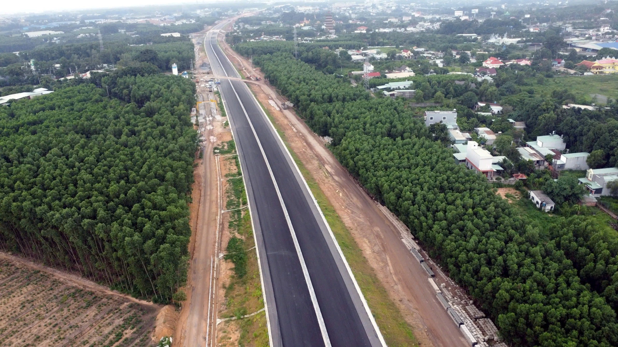 Loạt dự án trọng điểm tăng tốc về đích - Ảnh 1