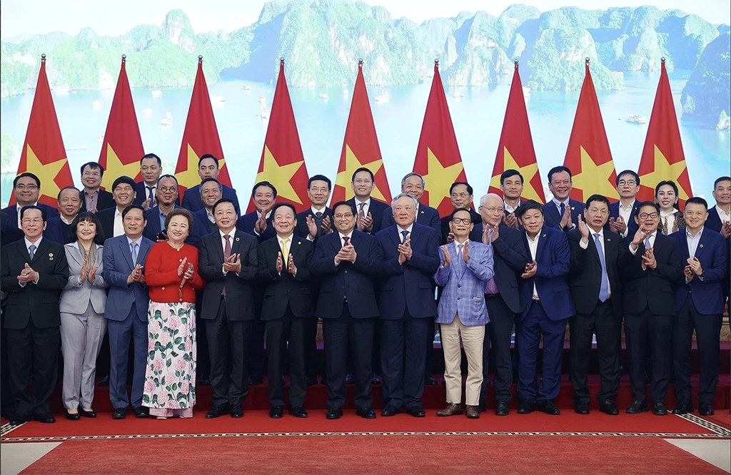 Cùng đất nước viết tiếp những kỳ tích - Ảnh 1