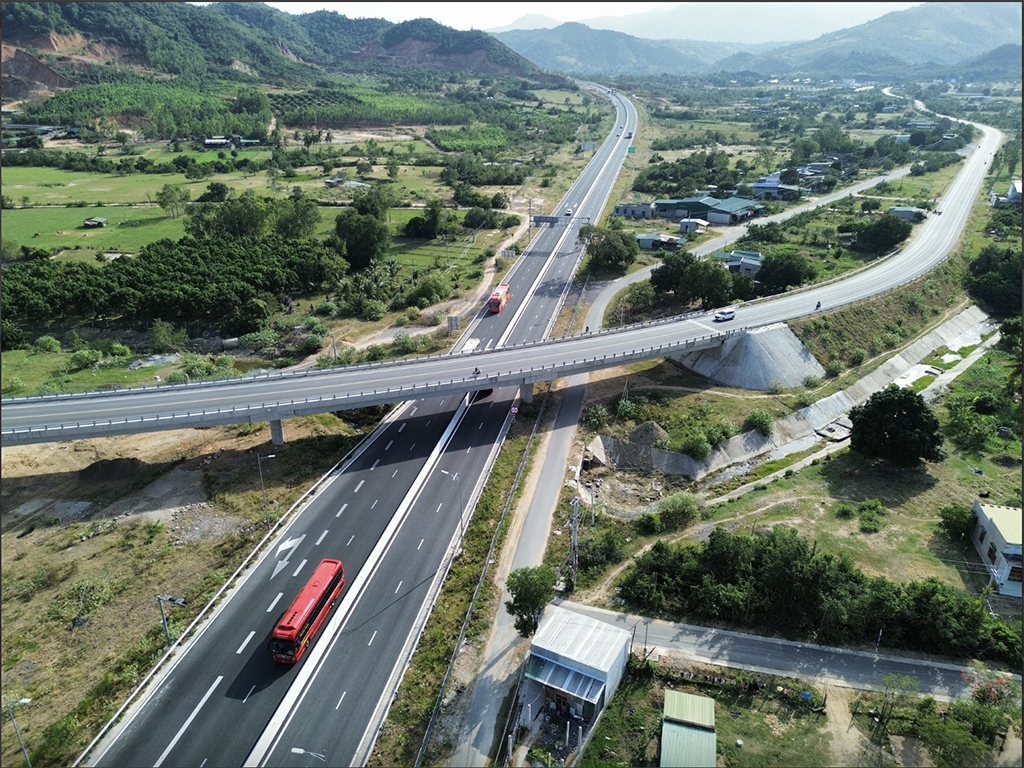 Cùng đất nước viết tiếp những kỳ tích - Ảnh 2