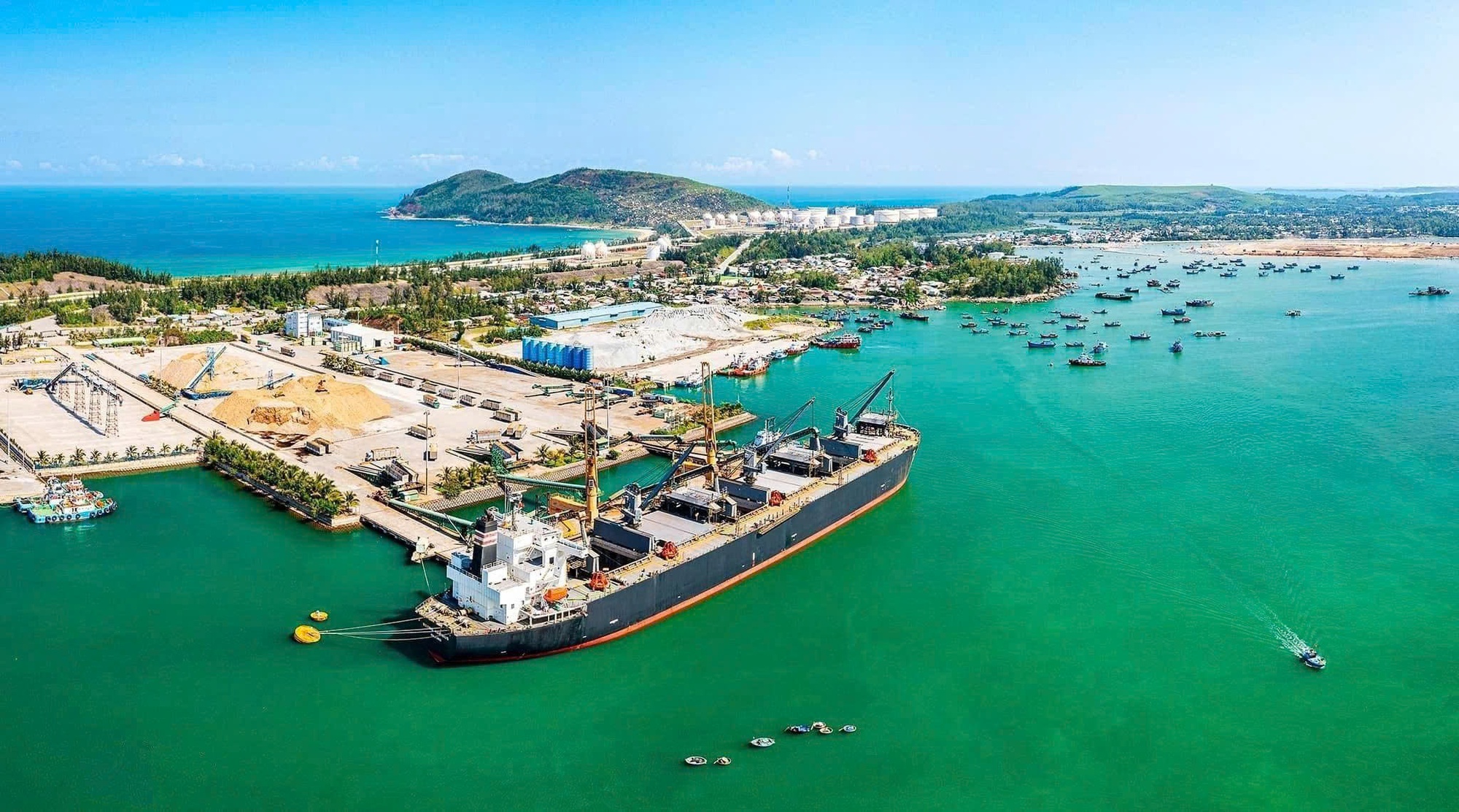 'Doanh nhân Quảng Ngãi, trở về để cùng vươn xa' - Ảnh 1