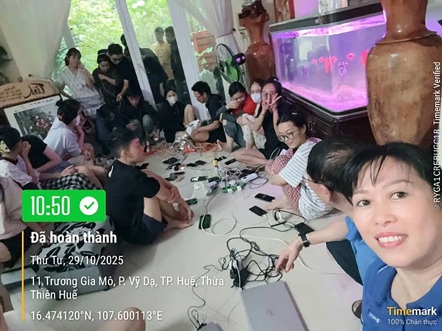 VNPT kết nối những cuộc gọi bình an trong mưa lũ - Ảnh 2