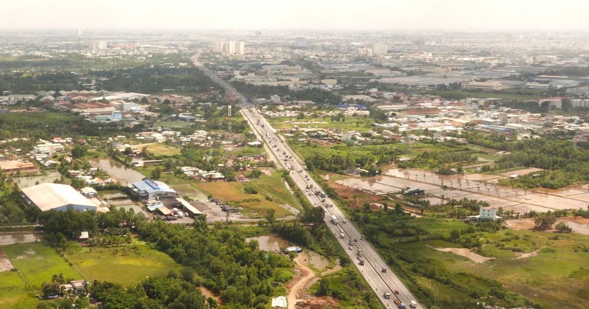 TP.HCM 'chốt' mở rộng quốc lộ 22 lên 10 làn xe, xây thêm 7 cầu vượt