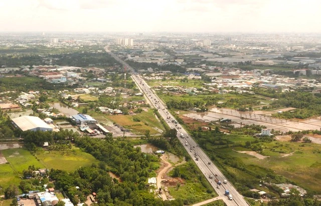 TP.HCM 'chốt' mở rộng quốc lộ 22 lên 10 làn xe, xây thêm 7 cầu vượt - Ảnh 1