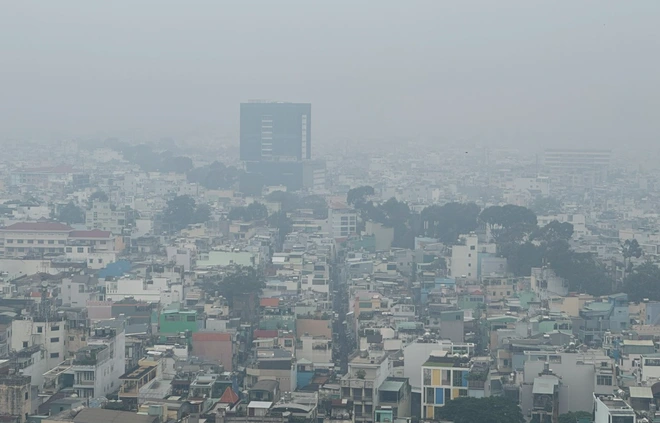 Sáng nay bầu trời TP.HCM đục ngầu kéo dài vì sao? - Ảnh 2