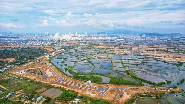 Vì sao giao dịch bất động sản ở Khánh Hòa tăng vọt? - Ảnh 1