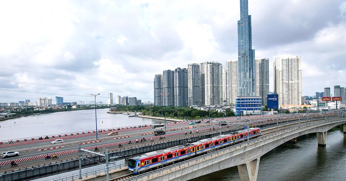 Metro, 'phép màu' cho giao thông công cộng TP.HCM