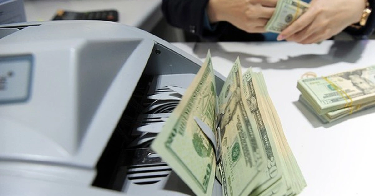 Giá USD hôm nay 5.10.2025: Ngân hàng giảm mạnh ngược chiều euro, bảng Anh