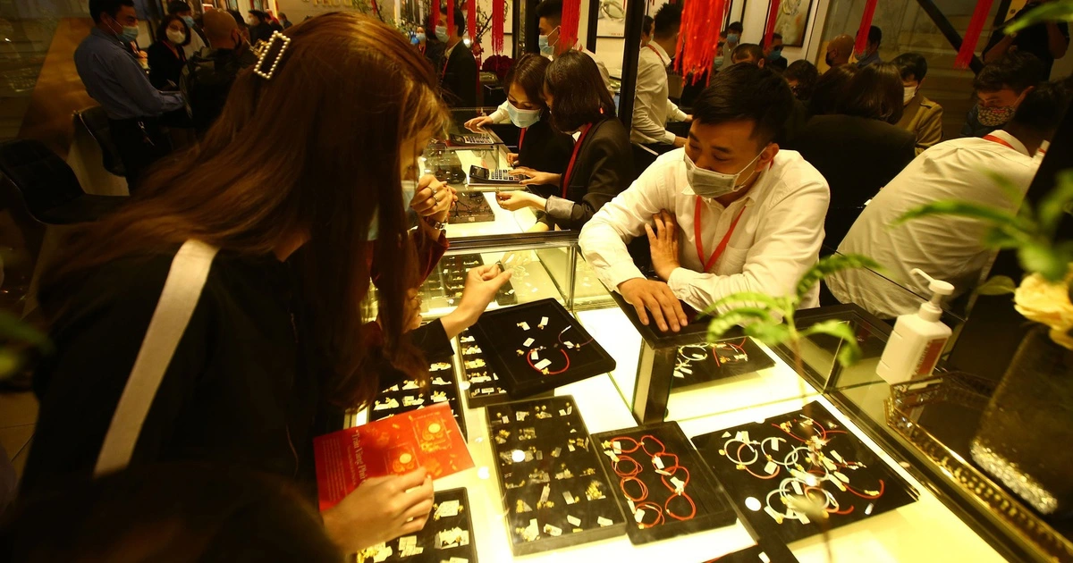 Giá vàng hôm nay 26.10.2025: Lao dốc khiến người mua lỗ hơn 10 triệu đồng