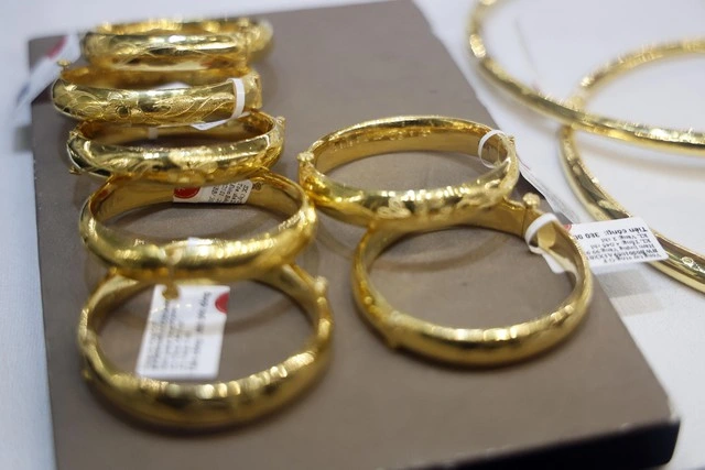 Giá vàng hôm nay 18.10.2025: Vàng nhẫn Bảo Tín Minh Châu tăng vọt sát 160 triệu đồng - Ảnh 1