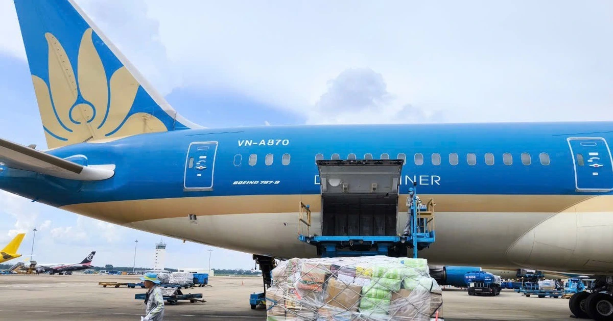 Vietnam Airlines vận chuyển miễn phí hàng hóa hỗ trợ vùng mưa lũ miền Trung
