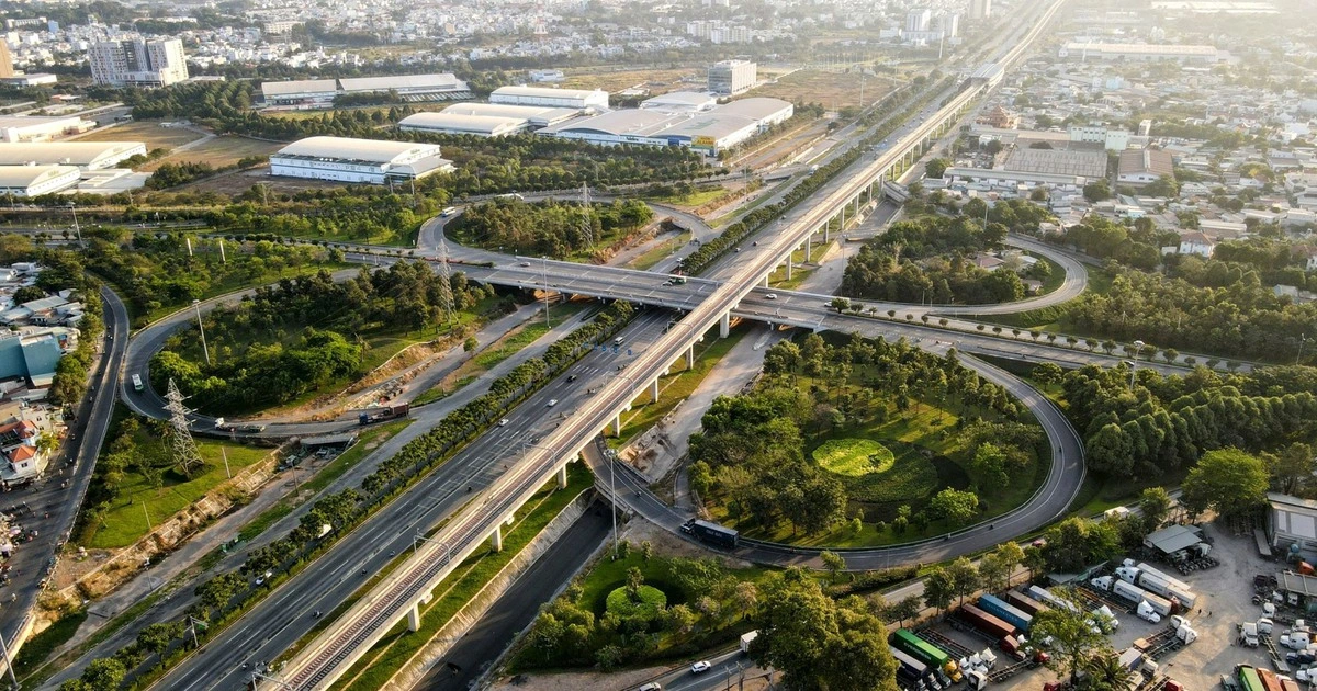 Xa lộ Hà Nội mở rộng lên 16 làn xe, khu Đông vào giai đoạn tăng tốc