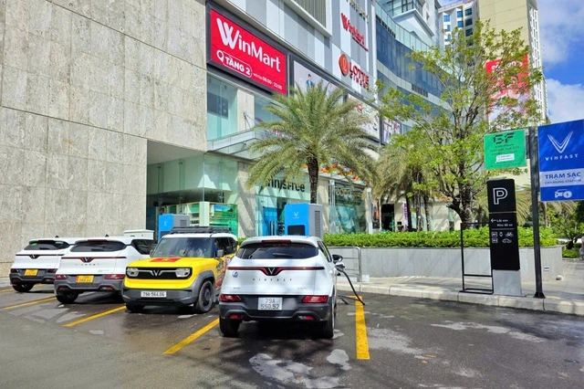 Khánh Hòa sắp có mạng lưới trạm sạc xe điện tại cơ quan, trường học, bệnh viện - Ảnh 1