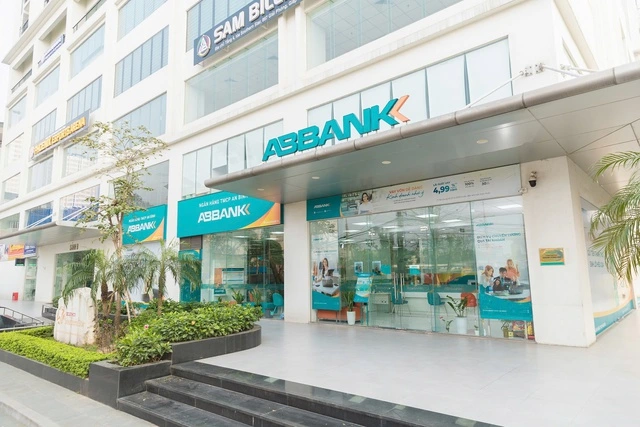 ABBANK đạt 128% kế hoạch lợi nhuận năm 2025, được chấp thuận tăng vốn điều lệ - Ảnh 5