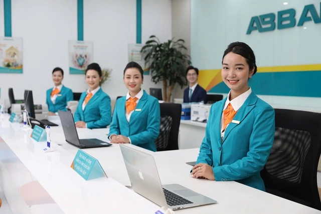 ABBANK đạt 128% kế hoạch lợi nhuận năm 2025, được chấp thuận tăng vốn điều lệ - Ảnh 1