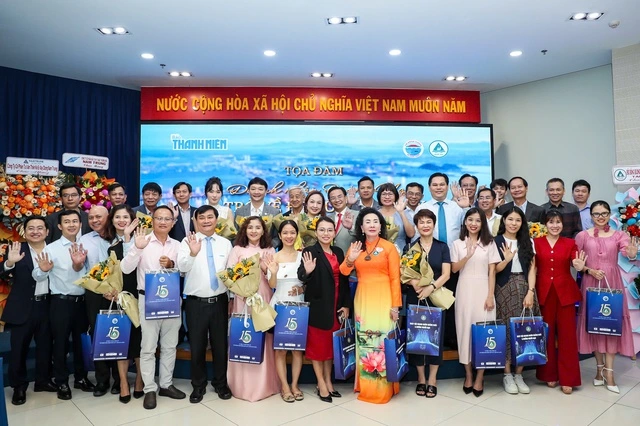 Trao 20 suất học bổng Nguyễn Thái Bình cho tân sinh viên Quảng Ngãi tại TP.HCM - Ảnh 5