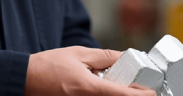 Châu Âu "khát" vỏ lon nước ngọt hơn đất hiếm?