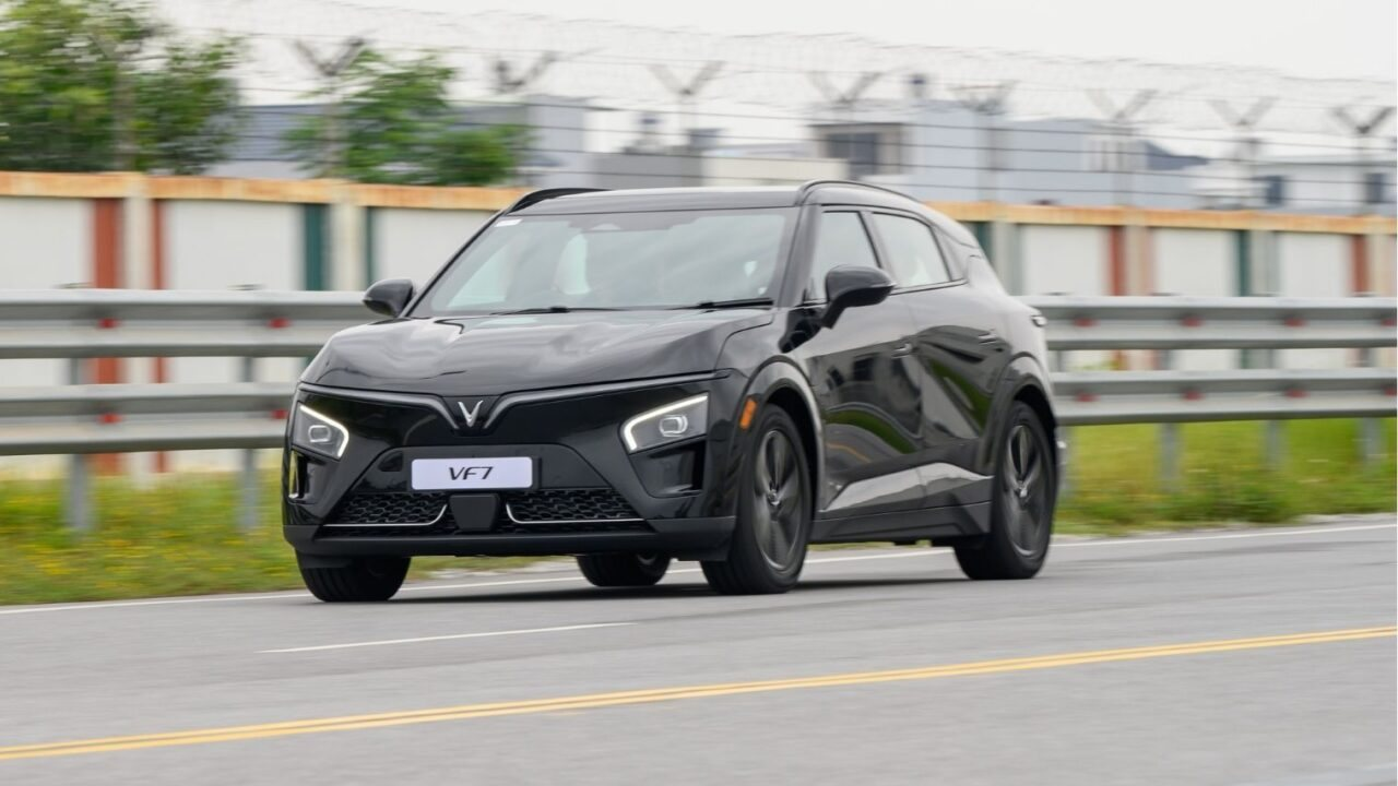 Quốc gia châu Á tỷ dân này cùng lúc đón VinFast và Tesla, nhưng 'gã khổng lồ Mỹ' đang đuối hơn? - Ảnh 2