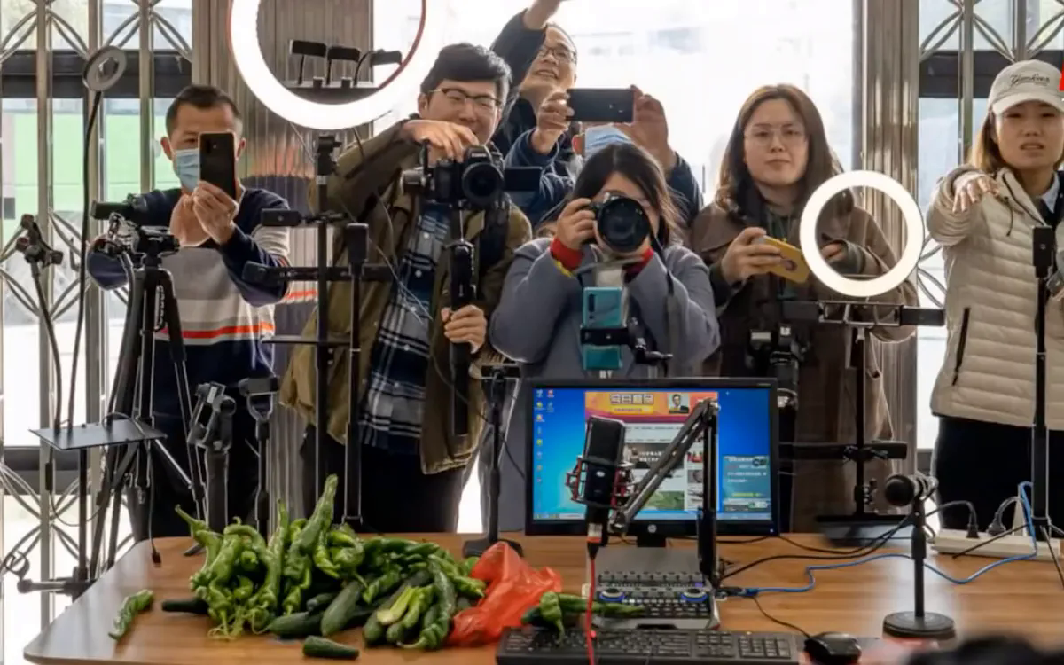 Người có sức ảnh hưởng ở Trung Quốc phải chứng minh chuyên môn - Ảnh 1