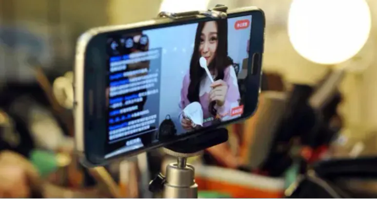 Người có sức ảnh hưởng ở Trung Quốc phải chứng minh chuyên môn - Ảnh 2