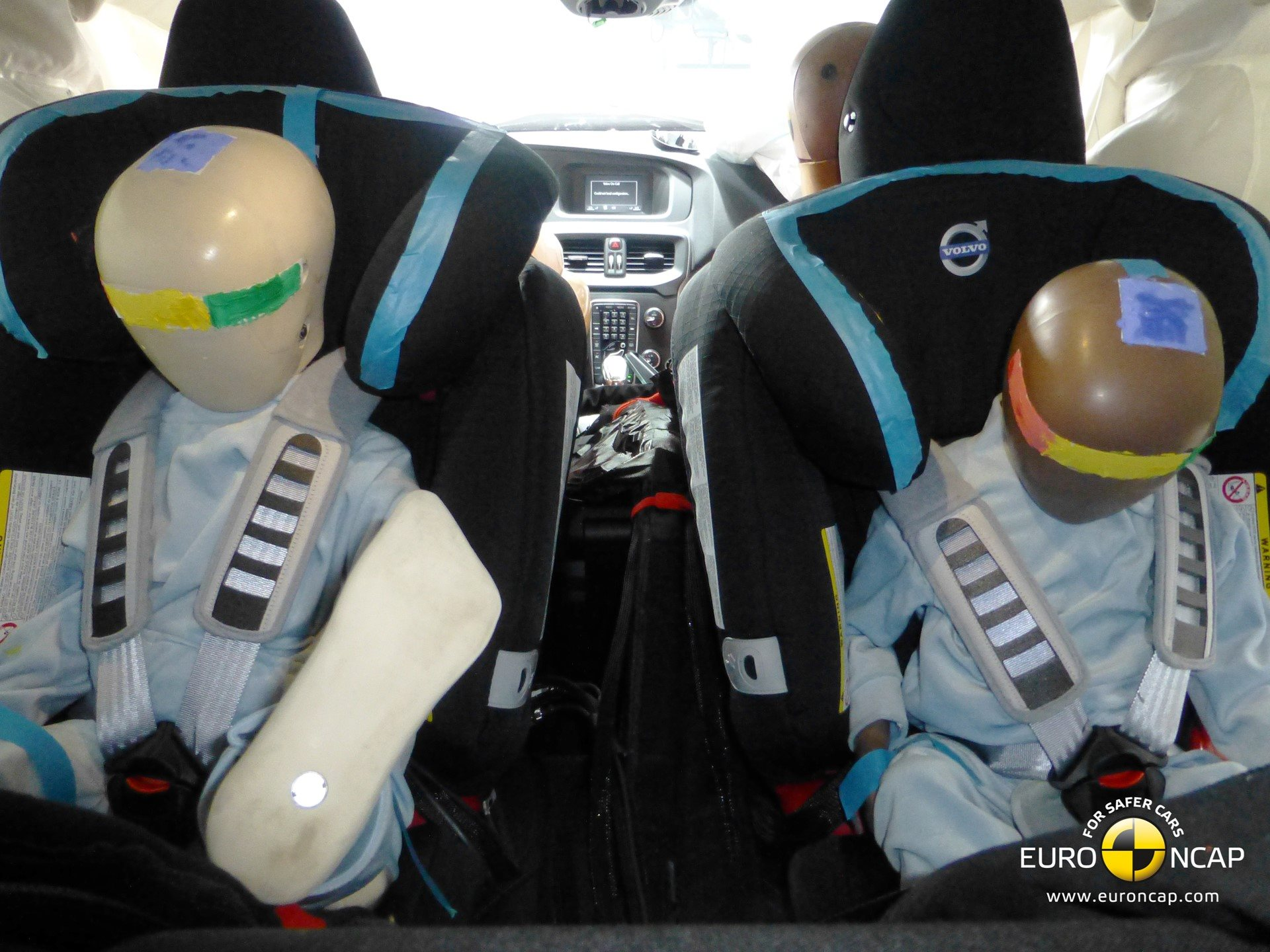 Chưa tới 500 triệu đã mua được "vua xe 7 chỗ" - Ảnh 4