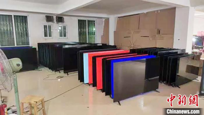 Công nghệ cao vào cuộc, công an triệt phá đường dây sản xuất buôn bán TV Xiaomi và Huawei giả quy mô 120 tỷ, tịch thu hơn 302 món đồ nhái - Ảnh 2