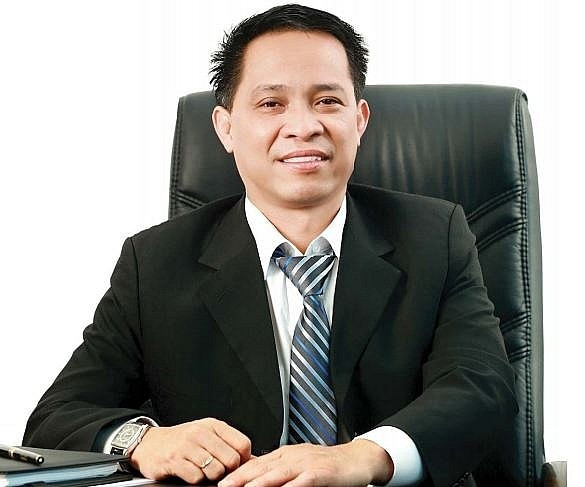 Phó Chủ tịch 'tặng mẹ' gần 620 tỷ đồng từ cổ phiếu - Ảnh 1