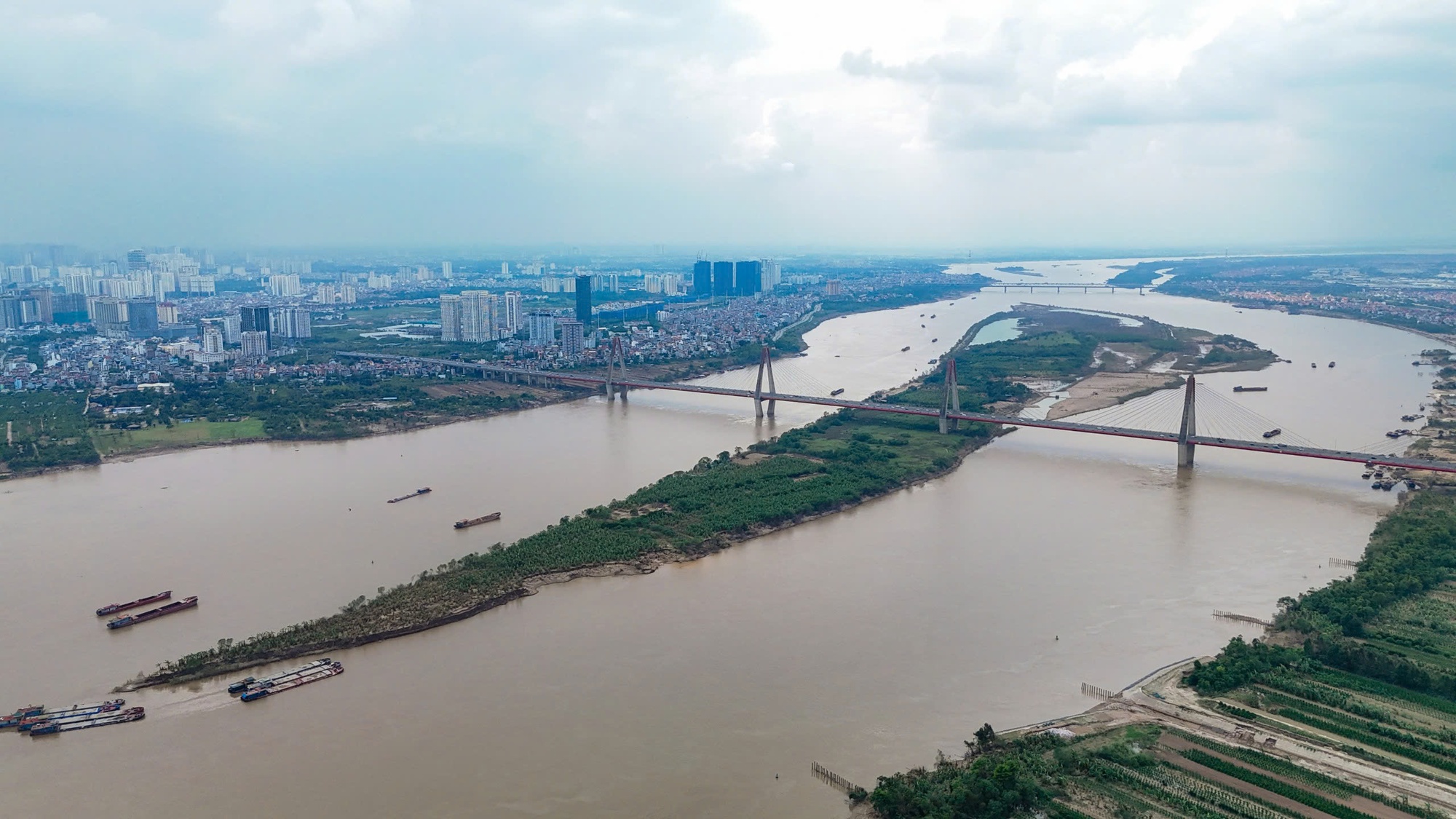 Hiện trạng cảnh quan sông Hồng dự kiến làm đại lộ tỉ USD - Ảnh 11