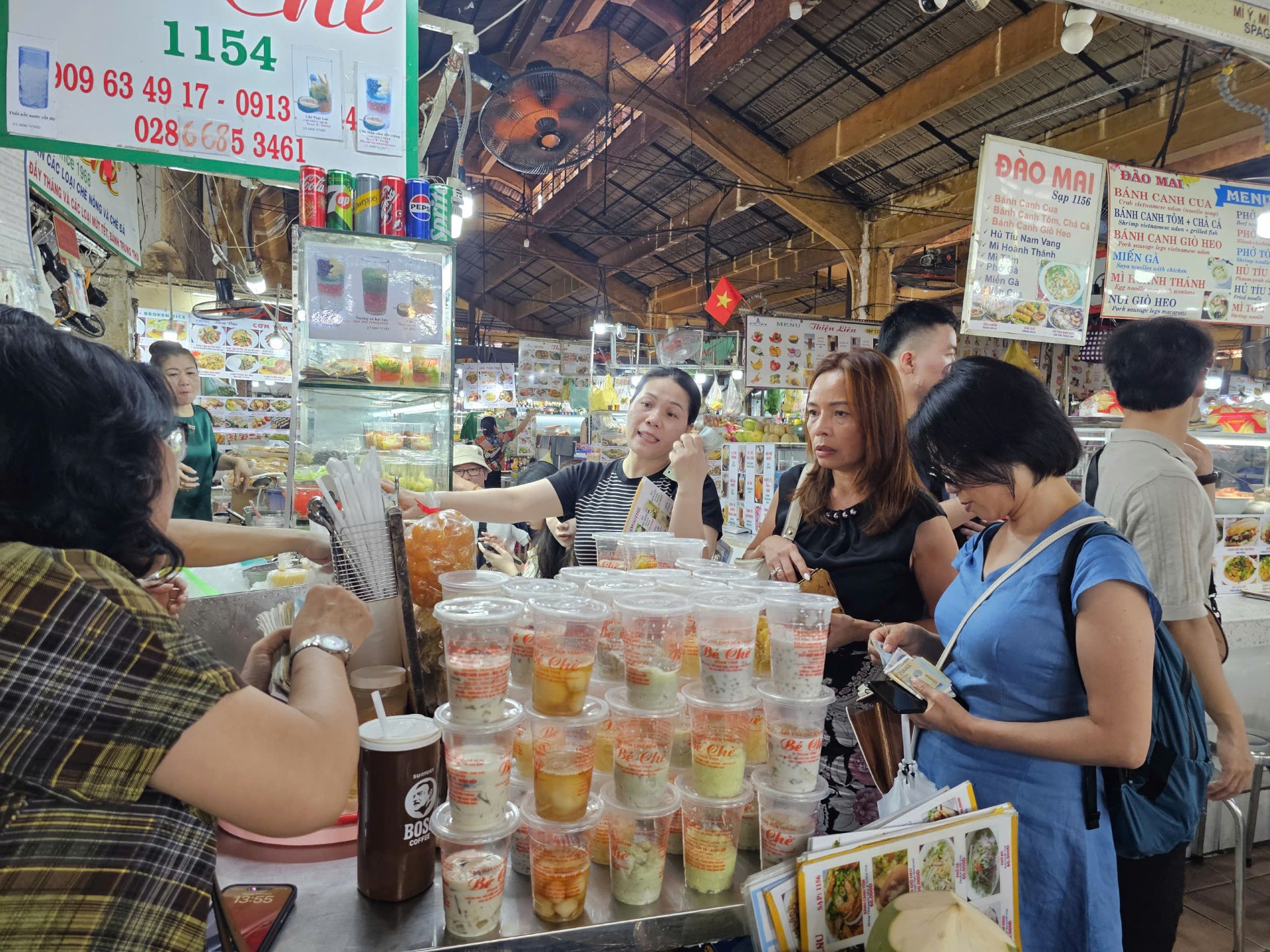 Hộ kinh doanh chật vật chuyển đổi thuế (*): Lo lắng về ngưỡng doanh thu chịu thuế - Ảnh 1