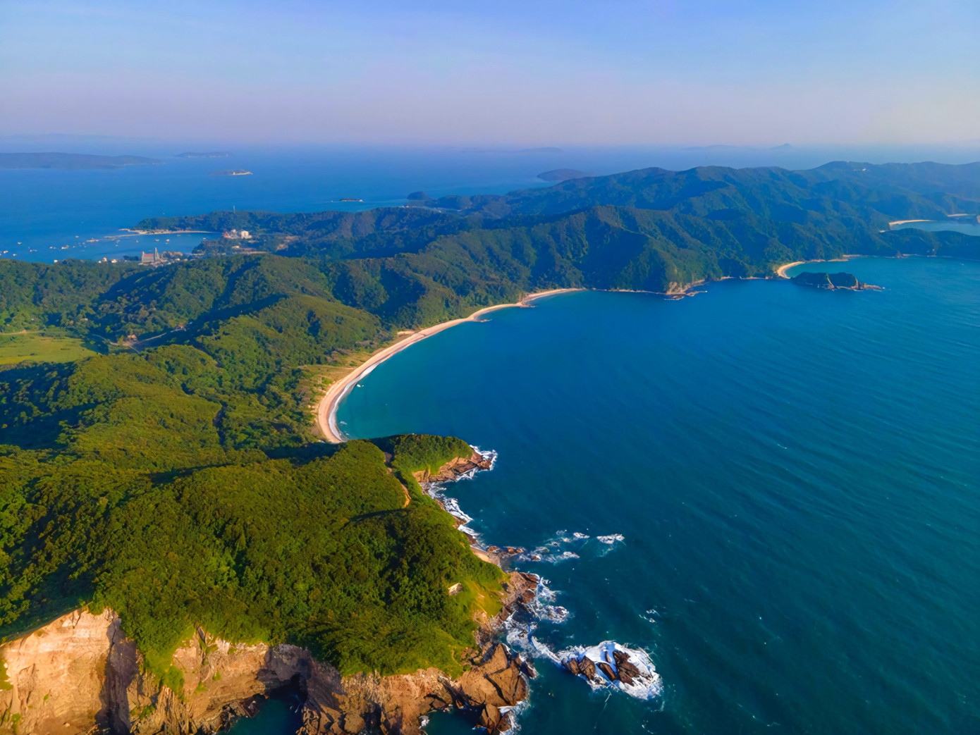 Quảng Ninh sẽ xây cầu vượt biển đánh thức ‘viên ngọc xanh’ giữa vịnh Bắc Bộ - Ảnh 3