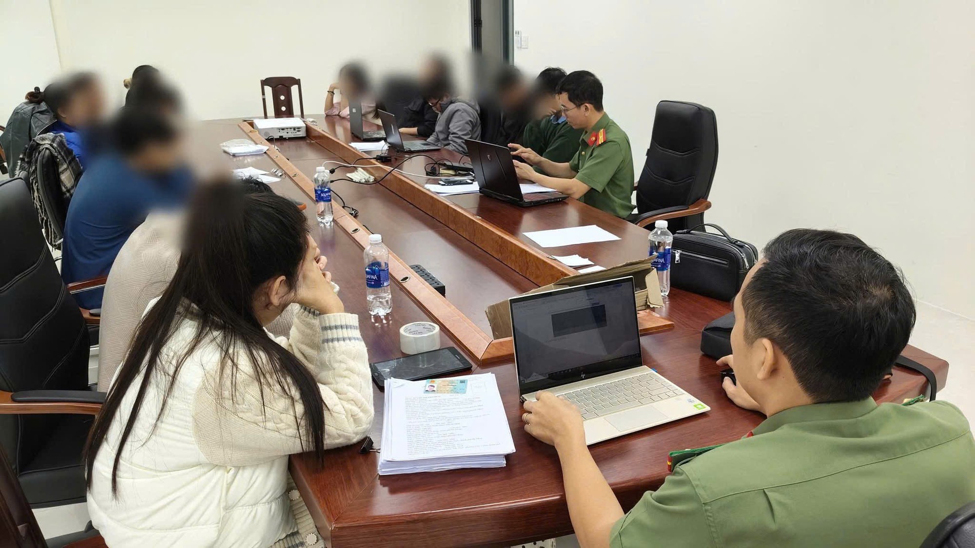 Đường dây tiền ảo TOSI chiếm đoạt 90 tỉ đồng, giăng bẫy hơn 8.000 người - Ảnh 1