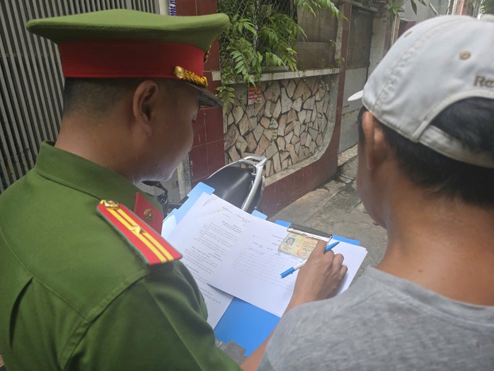 Lưu ý quan trọng của Công an TP HCM về mua bán, sang tên xe - Ảnh 1