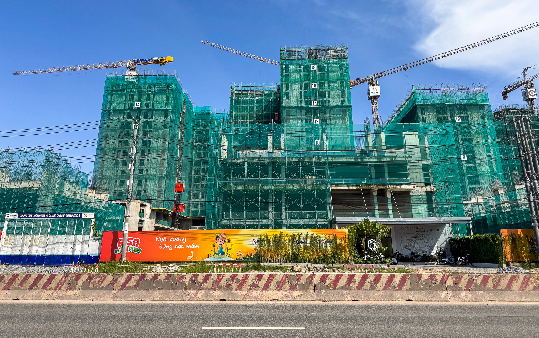 Khu vực bất động sản cực sôi động sau sáp nhập: Giá bằng một nửa, nguồn cung vượt xa TP.HCM cũ - Ảnh 11