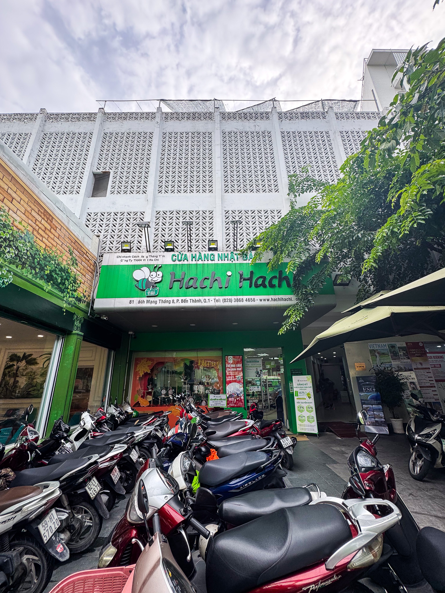 Trụ sở công ty của Sơn Tùng - MTP, Hà Anh Tuấn, Hiếu Thứ Hai: Người ở toà nhà chọc trời "trung tâm của trung tâm", người đặt tại nhà 3 tầng nép mình trong ngõ nhỏ - Ảnh 17