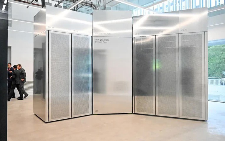 Trung Quốc ra mắt máy chủ AI 'kích thước tủ lạnh' giúp giảm tới 90% điện năng tiêu thụ - Ảnh 1