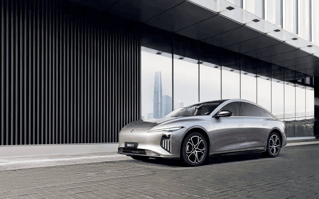 'Ông trùm' xe tải tại Việt Nam ra mắt xe điện giá hơn 400 triệu đồng: ngang cỡ Toyota Camry, đi Hà Nội-Quảng Trị chỉ trong 1 lần sạc - Ảnh 2