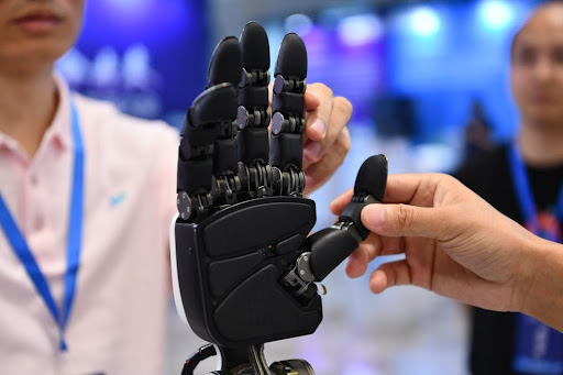 Trung Quốc tạo ra robot đến mức có thể "siết chặt ốc vít", nhưng vẫn phải chấp nhận thua xa một nhân tố - Ảnh 2