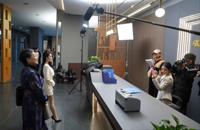 Làn sóng phim '2 phút' tại Trung Quốc: Thị trường gần 10 tỷ USD màu mỡ làm rung chuyển hệ thống truyền hình, điện ảnh truyền thống - Ảnh 1